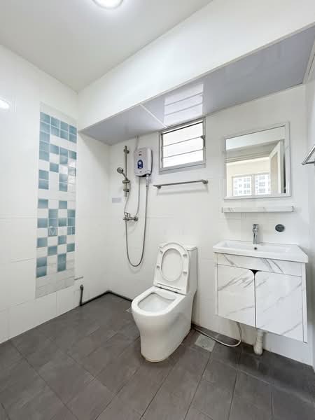 440A Fernvale Link, 440A Fernvale Link, Room Rental, 200 sqft, HDB Flat For Rent, by Michelle Lim, 500163099 - Bathroom - PropertyGuru.com.sg