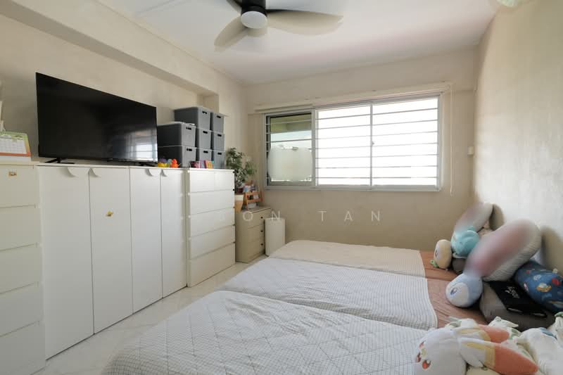 542 Hougang Avenue 8, 542 Hougang Avenue 8, 3 Bedrooms, 1,173 sqft, HDB Flat For Sale, by Jason Tan, 500163103 - Bedroom - PropertyGuru.com.sg