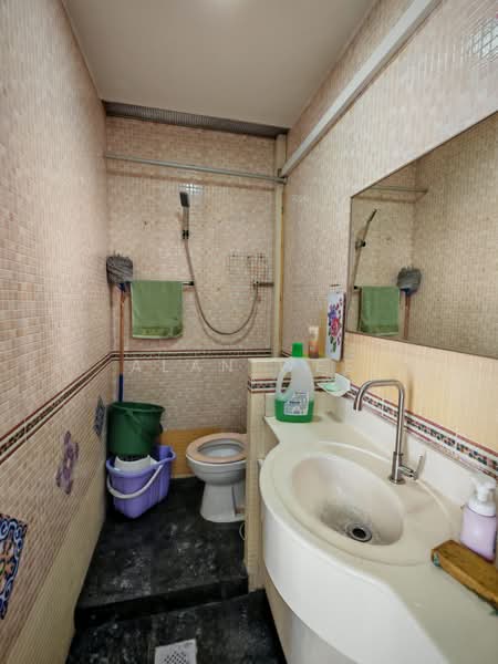 Bukit Batok West AVENUE 5, bukit batok street 31, 280 sqft, Shop / Shophouse For Rent, by Alan Wee, 500163107 - Bathroom - CommercialGuru.com.sg