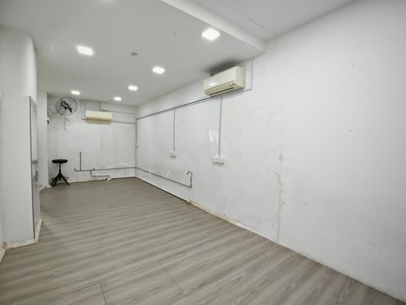 Bukit Batok West AVENUE 5, bukit batok street 31, 280 sqft, Shop / Shophouse For Rent, by Alan Wee, 500163107 - Interior - CommercialGuru.com.sg
