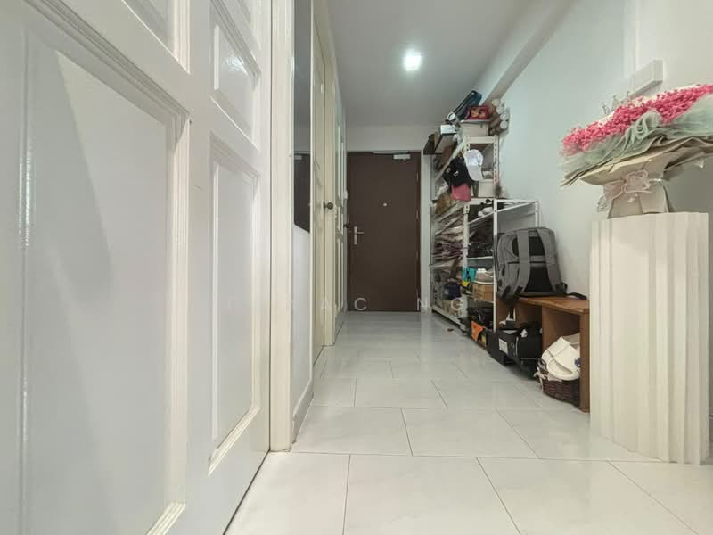136 Serangoon North Avenue 2, 136 Serangoon North Avenue 2, 3 Bedrooms, 1,152 sqft, HDB Flat For Sale, by Isaac Ng, 500163124 - Entrance - PropertyGuru.com.sg