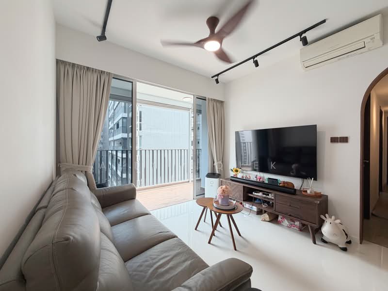Heron Bay, 55 Upper Serangoon View, 3 Bedrooms, 1,033 sqft, Executive Condominium For Sale, by Alexis Quek, 500163135 - Living Room - PropertyGuru.com.sg