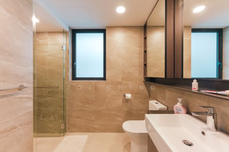 Riverfront Residences, 43 Hougang Avenue 7, 3 Bedrooms, 1,087 sqft, Condominium For Sale, by Zoe Cheng, 500163137 - Bathroom - PropertyGuru.com.sg