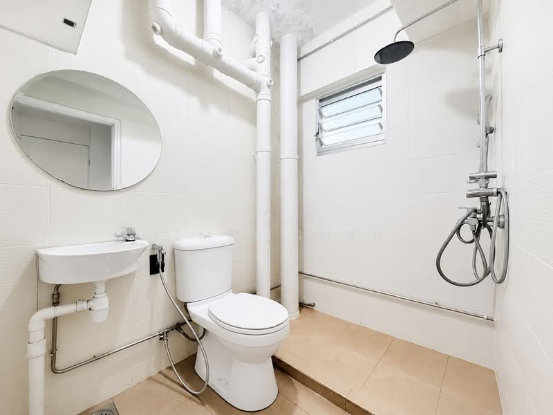 665 Woodlands Ring Road, 665 Woodlands Ring Road, 3 Bedrooms, 926 sqft, HDB Flat For Sale, by Izmir Shah, 500163147 - Bathroom - PropertyGuru.com.sg