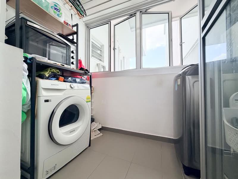 182B Woodlands Street 13, 182B Woodlands Street 13, 4 Bedrooms, 1,290 sqft, HDB Flat For Sale, by Klenn Koh, 500163149 - Balcony - PropertyGuru.com.sg