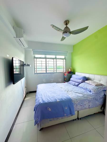561B Jurong West Street 42, 561B Jurong West Street 42, 3 Bedrooms, 1,001 sqft, HDB Flat For Sale, by Jessie Moh 毛丁可, 500163156 - Bedroom - PropertyGuru.com.sg