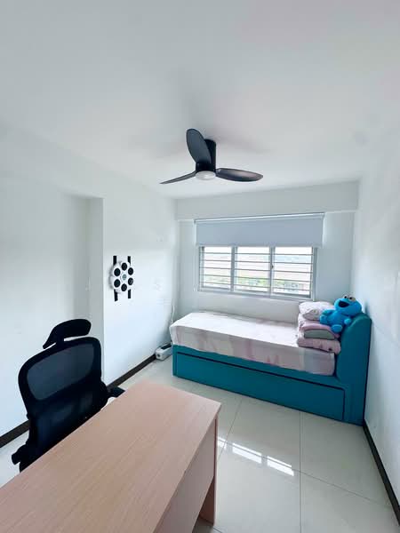 561B Jurong West Street 42, 561B Jurong West Street 42, 3 Bedrooms, 1,001 sqft, HDB Flat For Sale, by Jessie Moh 毛丁可, 500163156 - Bedroom - PropertyGuru.com.sg