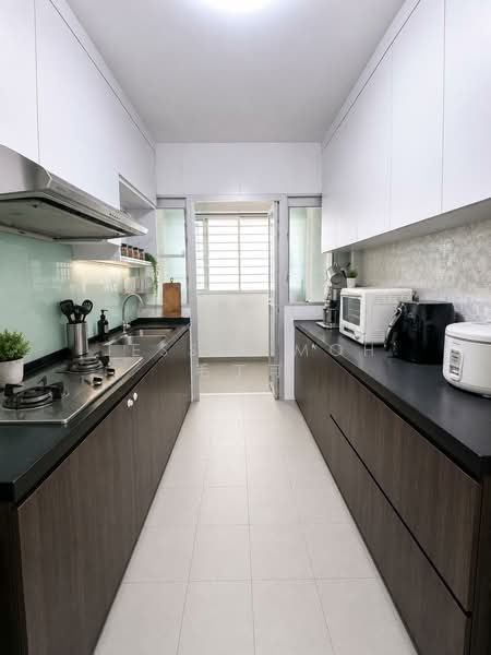 561B Jurong West Street 42, 561B Jurong West Street 42, 3 Bedrooms, 1,001 sqft, HDB Flat For Sale, by Jessie Moh 毛丁可, 500163156 - Kitchen - PropertyGuru.com.sg