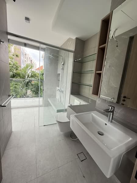 One 33 residences, , 2 Bedrooms, 1,152 sqft, Condominium For Rent, by Bonnie Yeoh, 500163160 - Bathroom - PropertyGuru.com.sg
