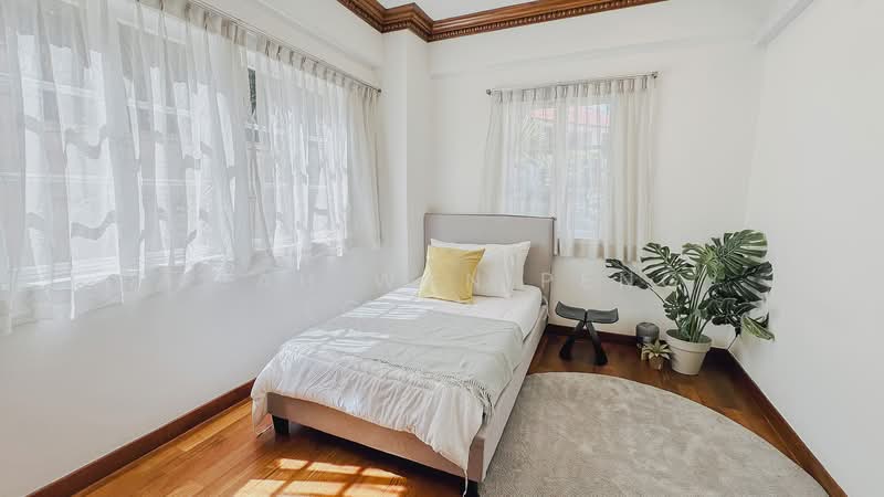 Rare Detached Bungalow Near Novena D11, Gentle Drive, 5 Bedrooms, 2,900 sqft, Detached House For Sale, by Seah Wan Peng (Gilda), 500163161 - Bedroom - PropertyGuru.com.sg