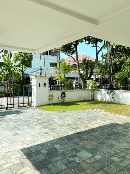 Rare Detached Bungalow Near Novena D11, Gentle Drive, 5 Bedrooms, 2,900 sqft, Detached House For Sale, by Seah Wan Peng (Gilda), 500163161 - Exterior - PropertyGuru.com.sg