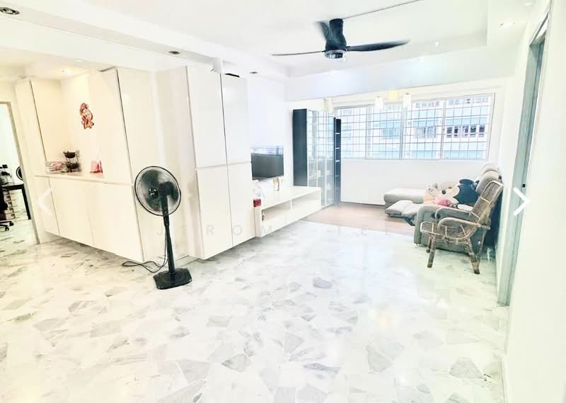 553 Pasir Ris Street 51, 553 Pasir Ris Street 51, 3 Bedrooms, 1,324 sqft, HDB Flat For Sale, by Jerome Tee, 500163167 - Living Room - PropertyGuru.com.sg