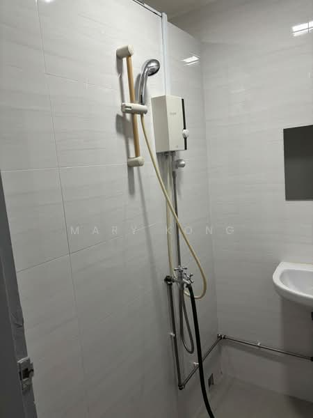 72 Seng Poh Road, 72 Seng Poh Road, 3 Bedrooms, 910 sqft, HDB Flat For Rent, by Mary Kong, 500163171 - Bathroom - PropertyGuru.com.sg