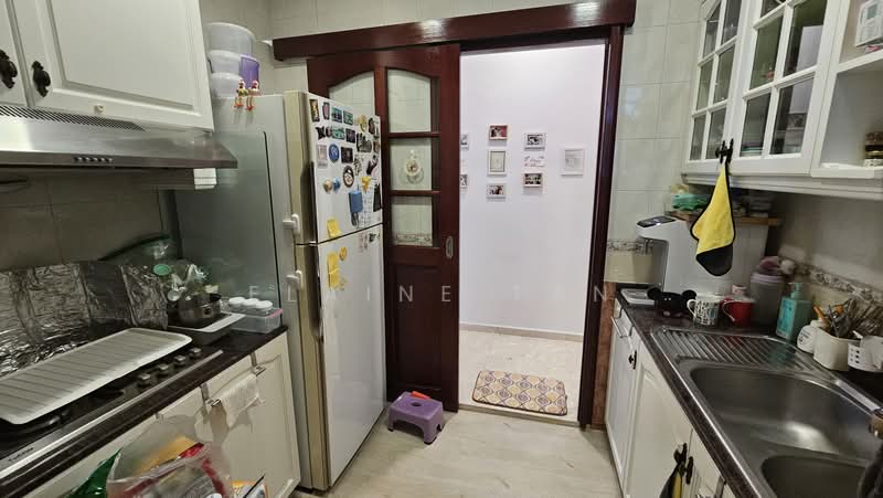 Condo For Sale Near Redhill MRT, , 3 Bedrooms, 1,044 sqft, Apartment For Sale, by Elaine Tan, 500163180 - Kitchen - PropertyGuru.com.sg