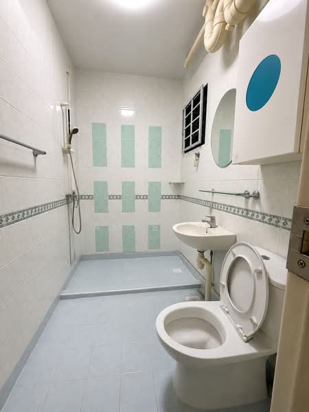 654A Jurong West Street 61, 654A Jurong West Street 61, 3 Bedrooms, 1,184 sqft, HDB Flat For Sale, by James Tai, 500163184 - Bathroom - PropertyGuru.com.sg