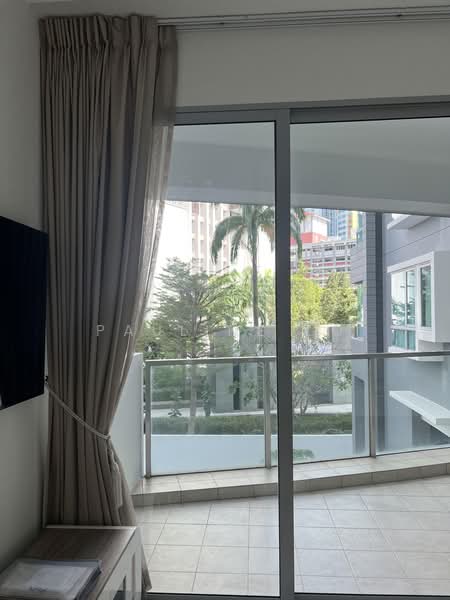 Twin Regency, 28 Kim Tian Road, 4 Bedrooms, 1,442 sqft, Condominium For Rent, by Pauline Lo, 500163185 - Balcony - PropertyGuru.com.sg
