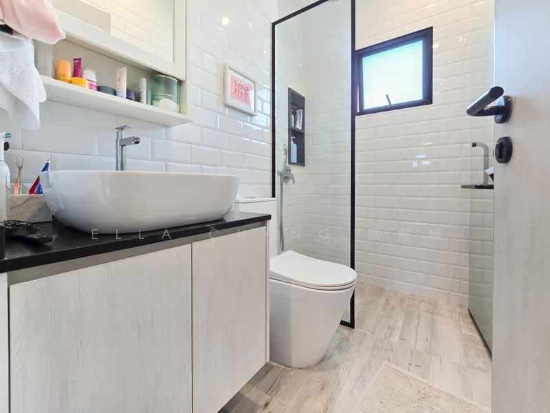 Seraya Breeze, 3 Seraya Road, 3 Bedrooms, 1,001 sqft, Apartment For Sale, by Ella Chang 张慧媄, 500163188 - Master Bathroom - PropertyGuru.com.sg