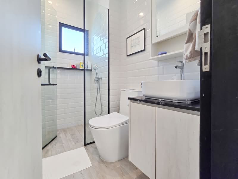 Seraya Breeze, 3 Seraya Road, 3 Bedrooms, 1,001 sqft, Apartment For Sale, by Ella Chang 张慧媄, 500163188 - Common Bathroom - PropertyGuru.com.sg