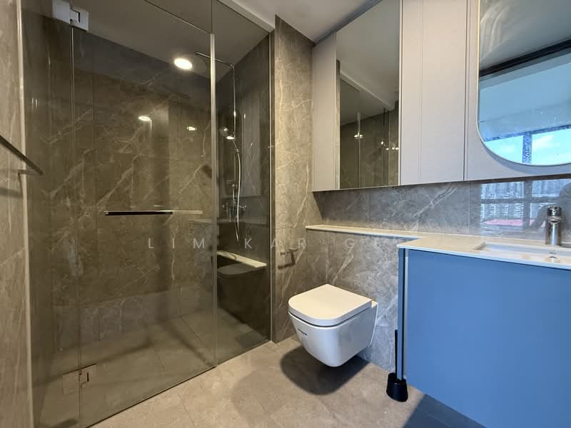 Clavon, Clementi Avenue 1, 2 Bedrooms, 764 sqft, Condominium For Rent, by Lim Kar Gee, 500163189 - Master Bathroom - PropertyGuru.com.sg