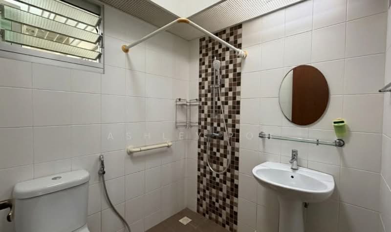 308A Ang Mo Kio Avenue 1, 308A Ang Mo Kio Avenue 1, 2 Bedrooms, 753 sqft, HDB Flat For Rent, by Ashley POH, 500163194 - Bathroom - PropertyGuru.com.sg