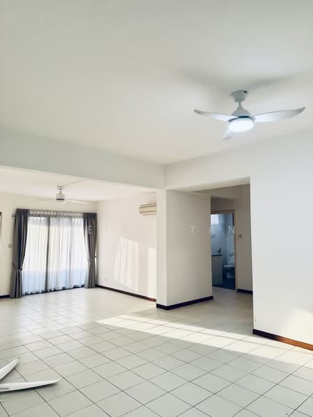 Riverwalk Apartments, 20 Upper Circular Road, 2 Bedrooms, 1,259 sqft, Apartment For Sale, by Leia E Tan, 500163195 - Living Room - PropertyGuru.com.sg