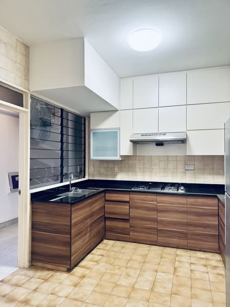 Riverwalk Apartments, 20 Upper Circular Road, 2 Bedrooms, 1,259 sqft, Apartment For Sale, by Leia E Tan, 500163195 - Kitchen - PropertyGuru.com.sg