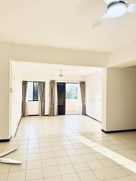 Riverwalk Apartments, 20 Upper Circular Road, 2 Bedrooms, 1,259 sqft, Apartment For Sale, by Leia E Tan, 500163195 - Living Room - PropertyGuru.com.sg