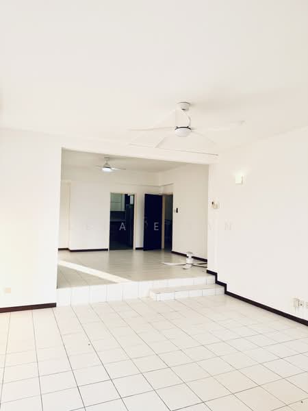 Riverwalk Apartments, 20 Upper Circular Road, 2 Bedrooms, 1,259 sqft, Apartment For Sale, by Leia E Tan, 500163195 - Living Room - PropertyGuru.com.sg