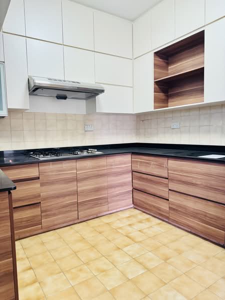 Riverwalk Apartments, 20 Upper Circular Road, 2 Bedrooms, 1,259 sqft, Apartment For Sale, by Leia E Tan, 500163195 - Kitchen - PropertyGuru.com.sg