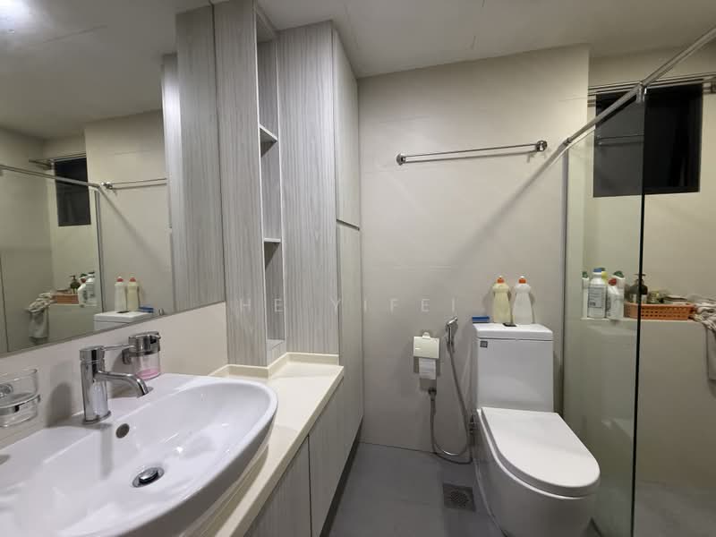 Heritage View, 10 Dover Rise, 3 Bedrooms, 1,195 sqft, Condominium For Sale, by He Yifei, 500163197 - Bathroom - PropertyGuru.com.sg