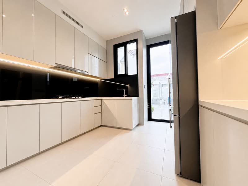 Brand New Semi-Detached With Lift and Pool In Kovan Estate, Rosyth Road / Hillside Drive / Phillips Avenue, 6 Bedrooms, 9,422 sqft, Semi-Detached House For Sale, by Andy Cheng, 500163200 - Kitchen - PropertyGuru.com.sg