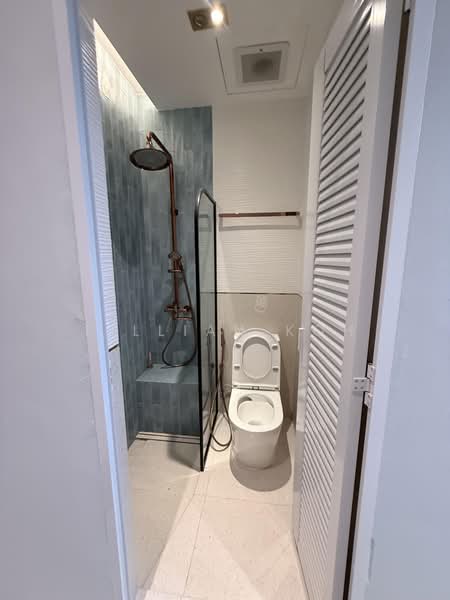 Intrepid Warehouse Complex, Ubi Road 4, 1,450 sqft, Light Industrial (B1) For Rent, by Lillian Koh, 500163207 - Bathroom - CommercialGuru.com.sg