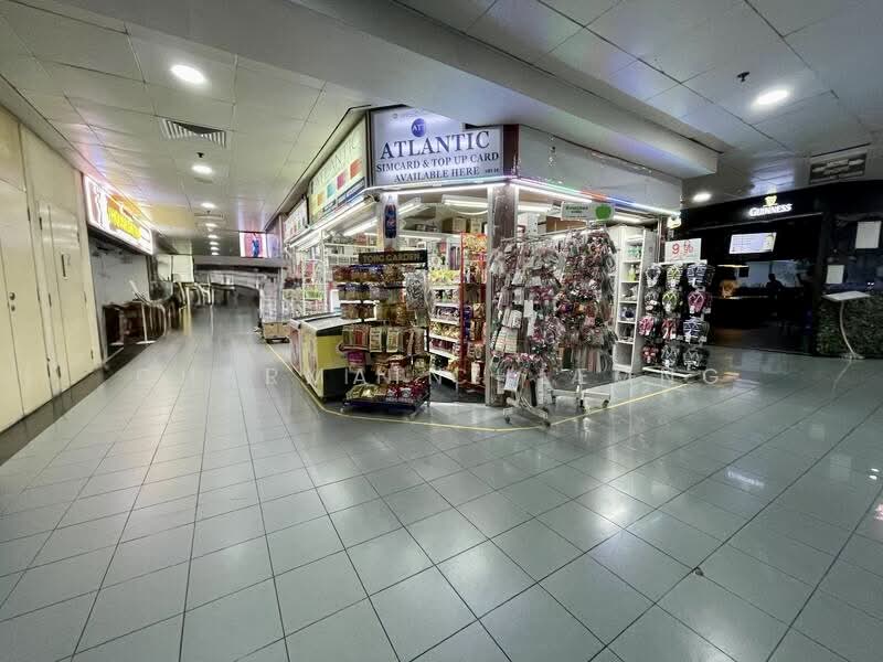 Orchard Towers, 400 Orchard Road, 398 sqft, Other Retail For Rent, by Alvin Chiam, 500163210 - Corridor - CommercialGuru.com.sg