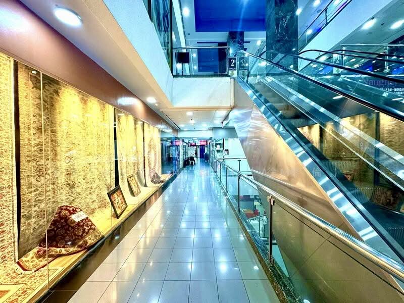 Orchard Towers, 400 Orchard Road, 398 sqft, Other Retail For Rent, by Alvin Chiam, 500163210 - Corridor - CommercialGuru.com.sg