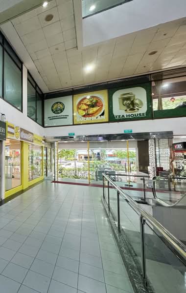Orchard Towers, 400 Orchard Road, 398 sqft, Other Retail For Rent, by Alvin Chiam, 500163210 - Corridor - CommercialGuru.com.sg