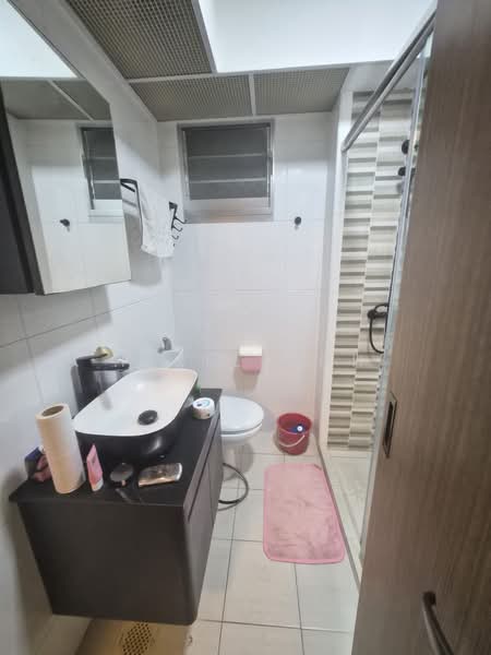 409A Northshore Drive, 409A Northshore Drive, 2 Bedrooms, 721 sqft, HDB Flat For Sale, by Hazel Goh, 500163217 - Bathroom - PropertyGuru.com.sg