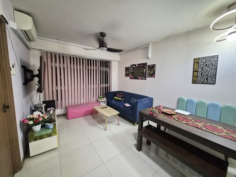 409A Northshore Drive, 409A Northshore Drive, 2 Bedrooms, 721 sqft, HDB Flat For Sale, by Hazel Goh, 500163217 - Living Room - PropertyGuru.com.sg