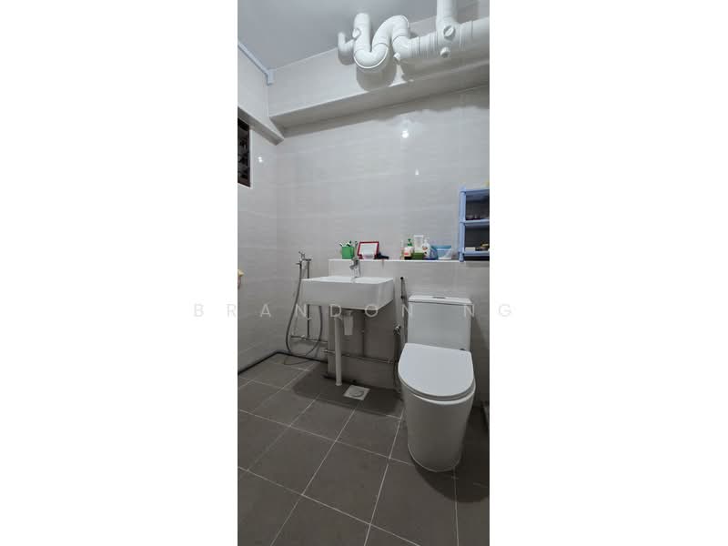 371 Tampines Street 34, 371 Tampines Street 34, 3 Bedrooms, 1,324 sqft, HDB Flat For Sale, by Brandon Ng, 500163219 - Bathroom - PropertyGuru.com.sg