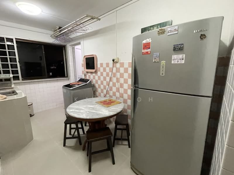 836 Tampines Street 82, 836 Tampines Street 82, 3 Bedrooms, 900 sqft, HDB Flat For Rent, by Karen Oh, 500163226 - Kitchen - PropertyGuru.com.sg