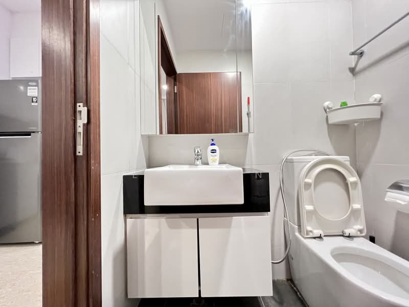 East Village, 432 Upper Changi Road, 1 Bedroom, 506 sqft, Condominium For Sale, by Jeffrey Ng, 500163230 - Bathroom - PropertyGuru.com.sg