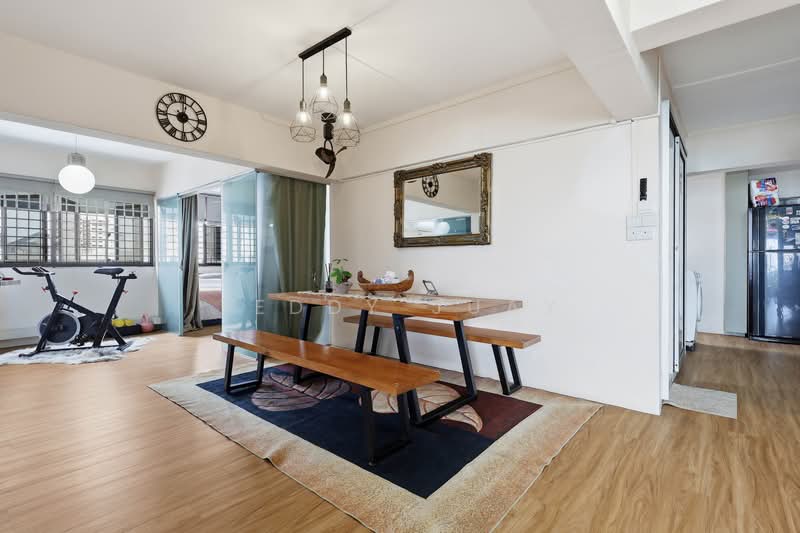 32 Bedok South Avenue 2, 32 Bedok South Avenue 2, 3 Bedrooms, 1,270 sqft, HDB Flat For Sale, by Teddy Juay, 500163242 - Living Room - PropertyGuru.com.sg