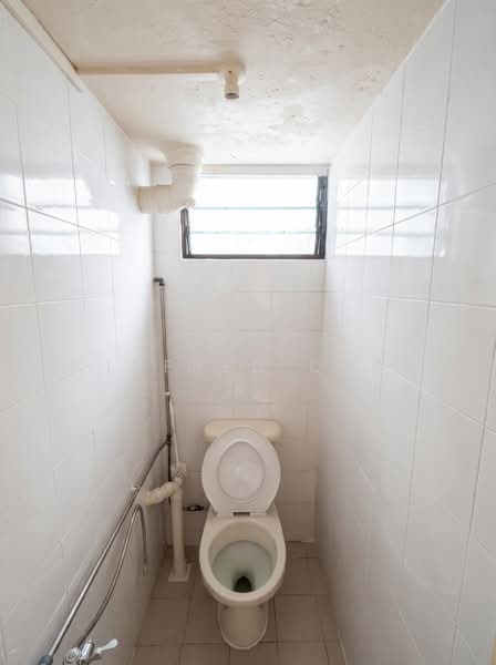 23 Sin Ming Road, 23 Sin Ming Road, 2 Bedrooms, 750 sqft, HDB Flat For Sale, by Winfred Quek, 500163262 - Bathroom - PropertyGuru.com.sg
