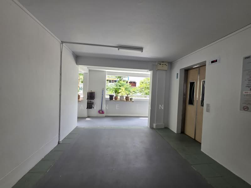 119 Teck Whye Lane, 119 Teck Whye Lane, 3 Bedrooms, 1,119 sqft, HDB Flat For Sale, by Anne Tan, 500163264 - Corridor - PropertyGuru.com.sg