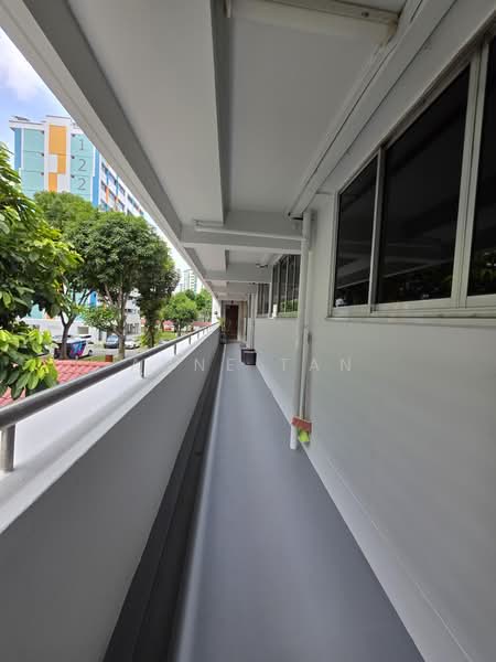 119 Teck Whye Lane, 119 Teck Whye Lane, 3 Bedrooms, 1,119 sqft, HDB Flat For Sale, by Anne Tan, 500163264 - Corridor - PropertyGuru.com.sg