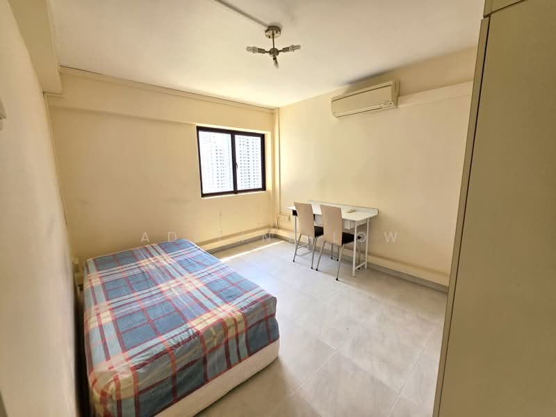 129 Bukit Merah View, 129 Bukit Merah View, 2 Bedrooms, 818 sqft, HDB Flat For Rent, by Adeline Low, 500163274 - Bedroom 1 - PropertyGuru.com.sg