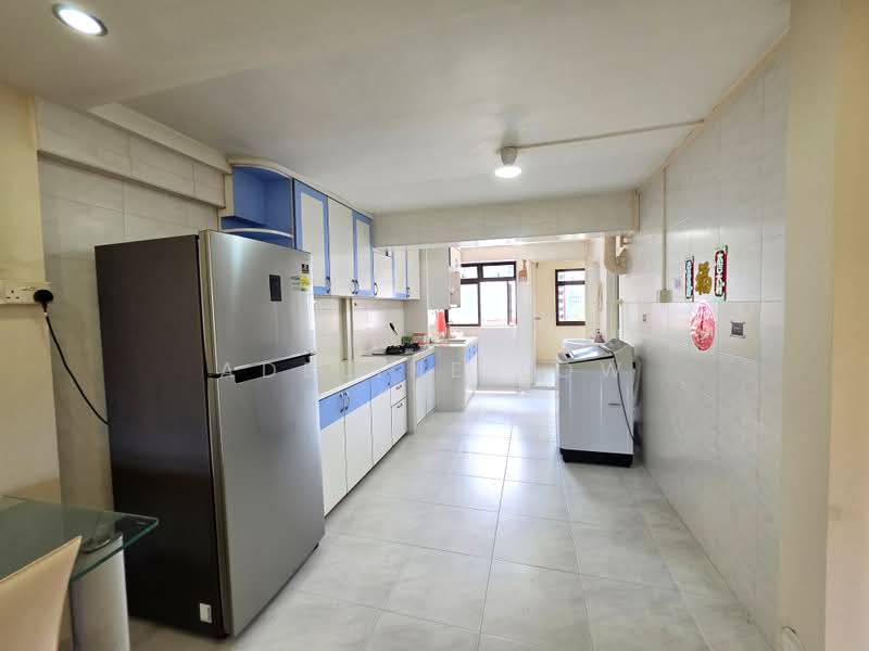 129 Bukit Merah View, 129 Bukit Merah View, 2 Bedrooms, 818 sqft, HDB Flat For Rent, by Adeline Low, 500163274 - Ventilated Open Concept Kitchen - PropertyGuru.com.sg