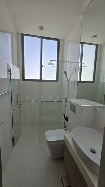 Ponggol Seaview Bungalow, Ponggol 24th ave, 6 Bedrooms, 5,200 sqft, Bungalow House For Sale, by Deborah Tan 陈素玲, 500163275 - PropertyGuru.com.sg