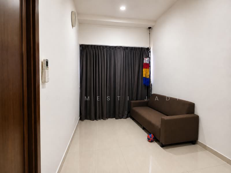 The Promenade @ Pelikat, 183 Jalan Pelikat, 1 Bedroom, 452 sqft, Condominium For Sale, by Adi Mesti Jadi, 500163294 - Living Room - PropertyGuru.com.sg
