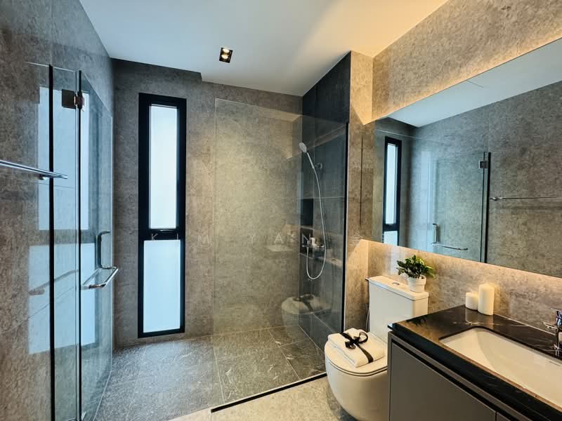 Brand New Terrace, 4 levels with Lift, 6 bedrooms ensuite, park 2 cars inside, near to Sembawang Beach, call 8130 3636 to view, 6 Bedrooms, 4,834 sqft, Terraced House For Sale, by Kim Yan 金燕, 500163295 - Bathroom - PropertyGuru.com.sg