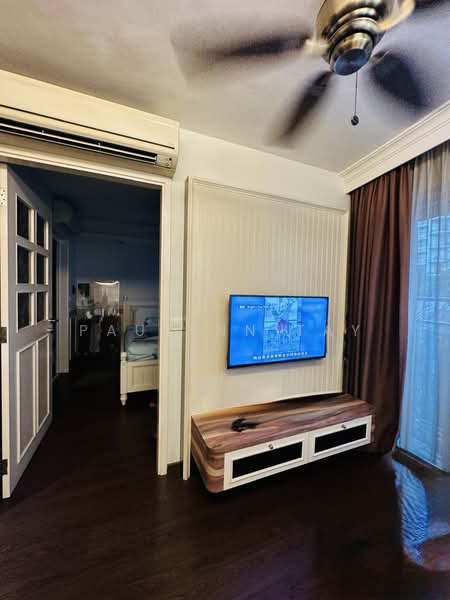 RV Point, 233 River Valley Road, 1 Bedroom, 388 sqft, Condominium For Sale, by Paulynn Tay, 500163299 - Living Room - PropertyGuru.com.sg